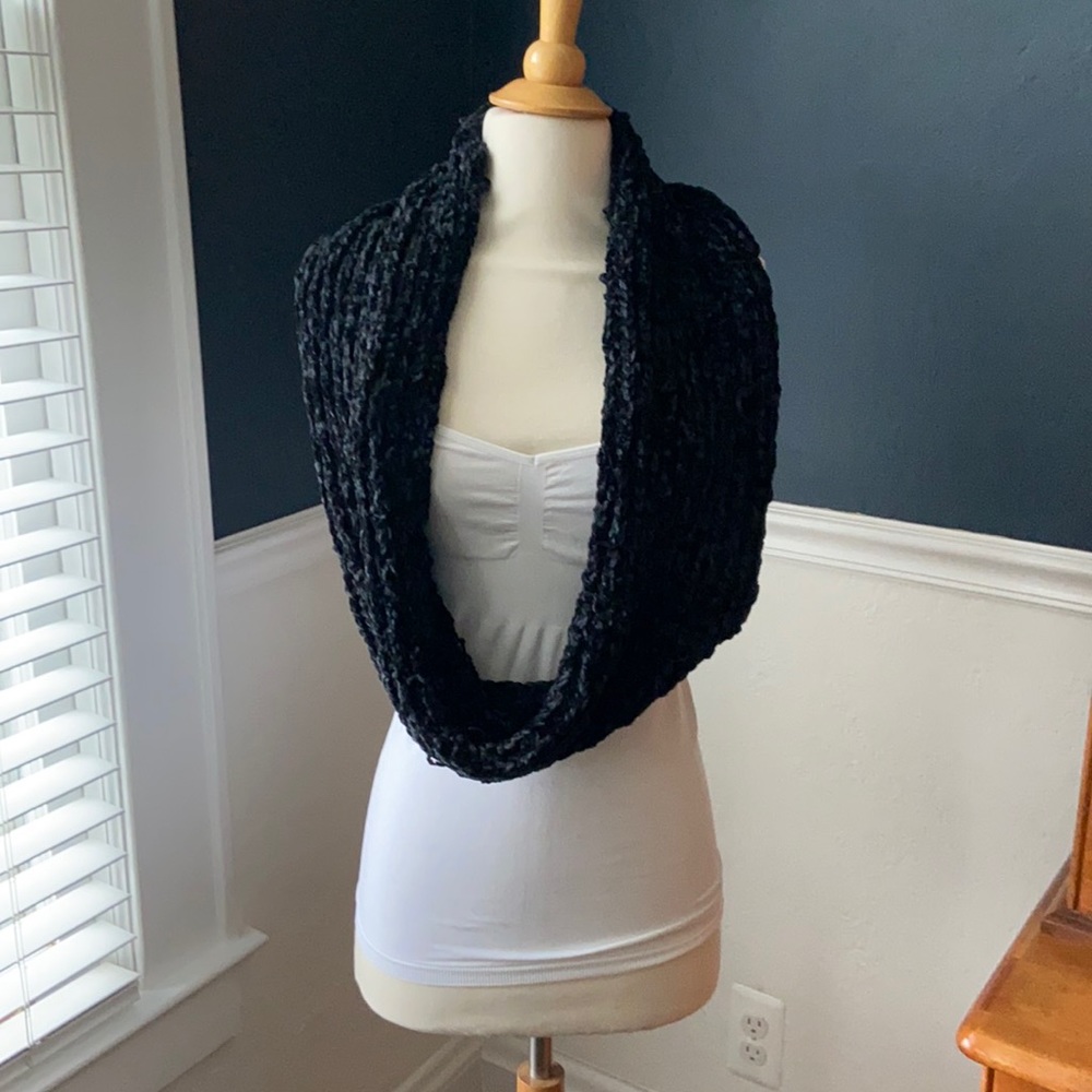 Charlotte Russe infinity scarf 🧣